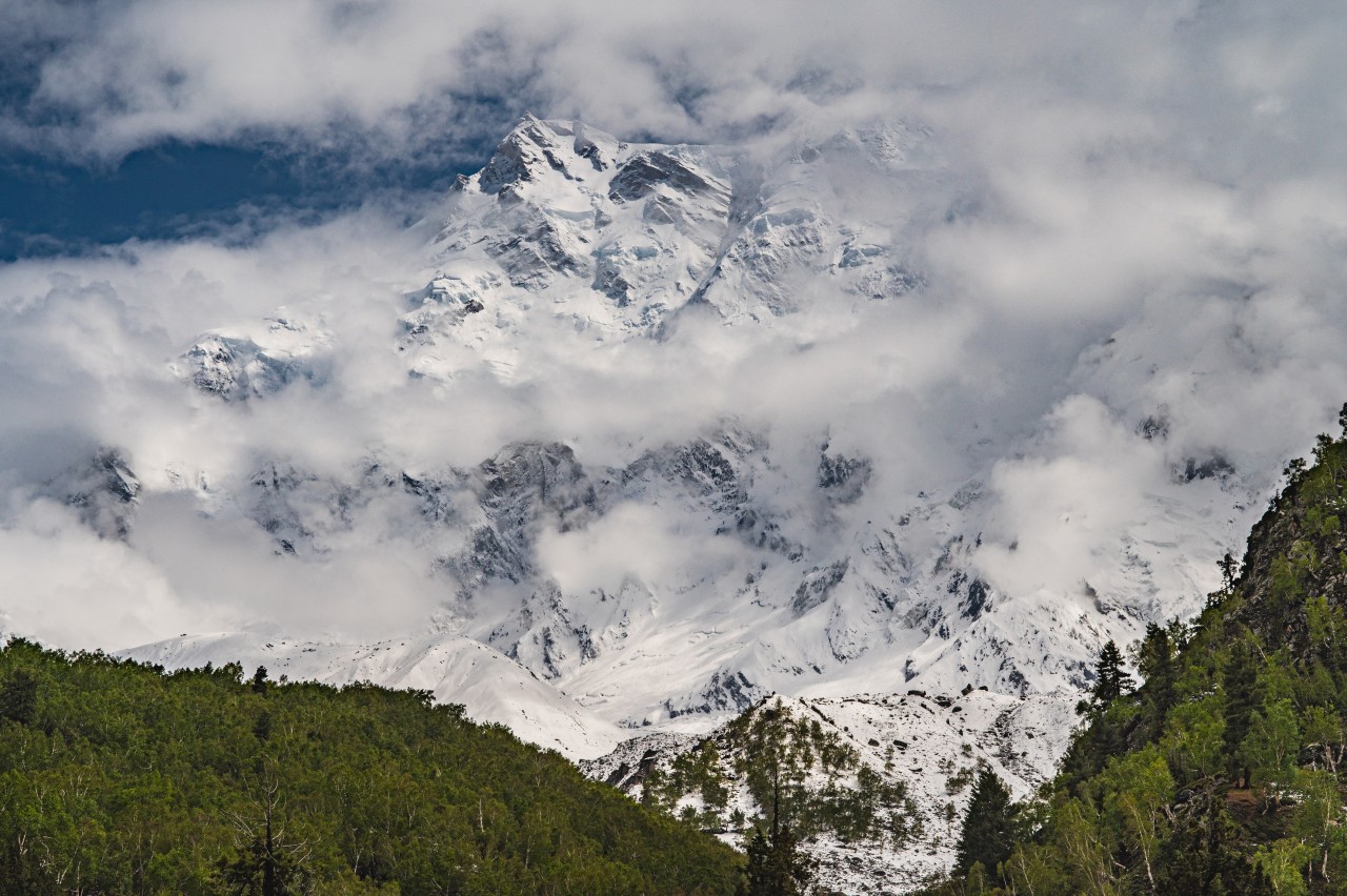 Free Landscapes photos. Nanga parbat in clouds.