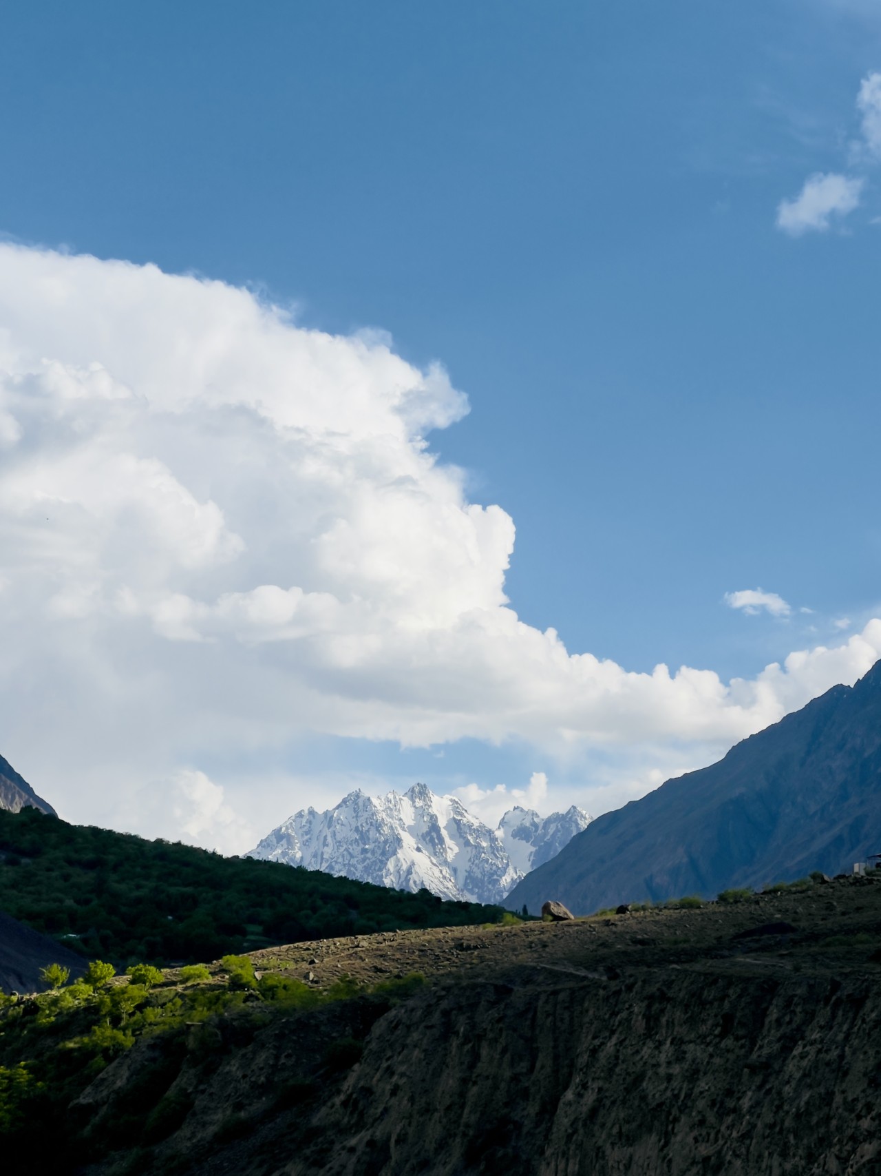 Free Landscapes photos. Beautiful view of mountain peak and scenery.