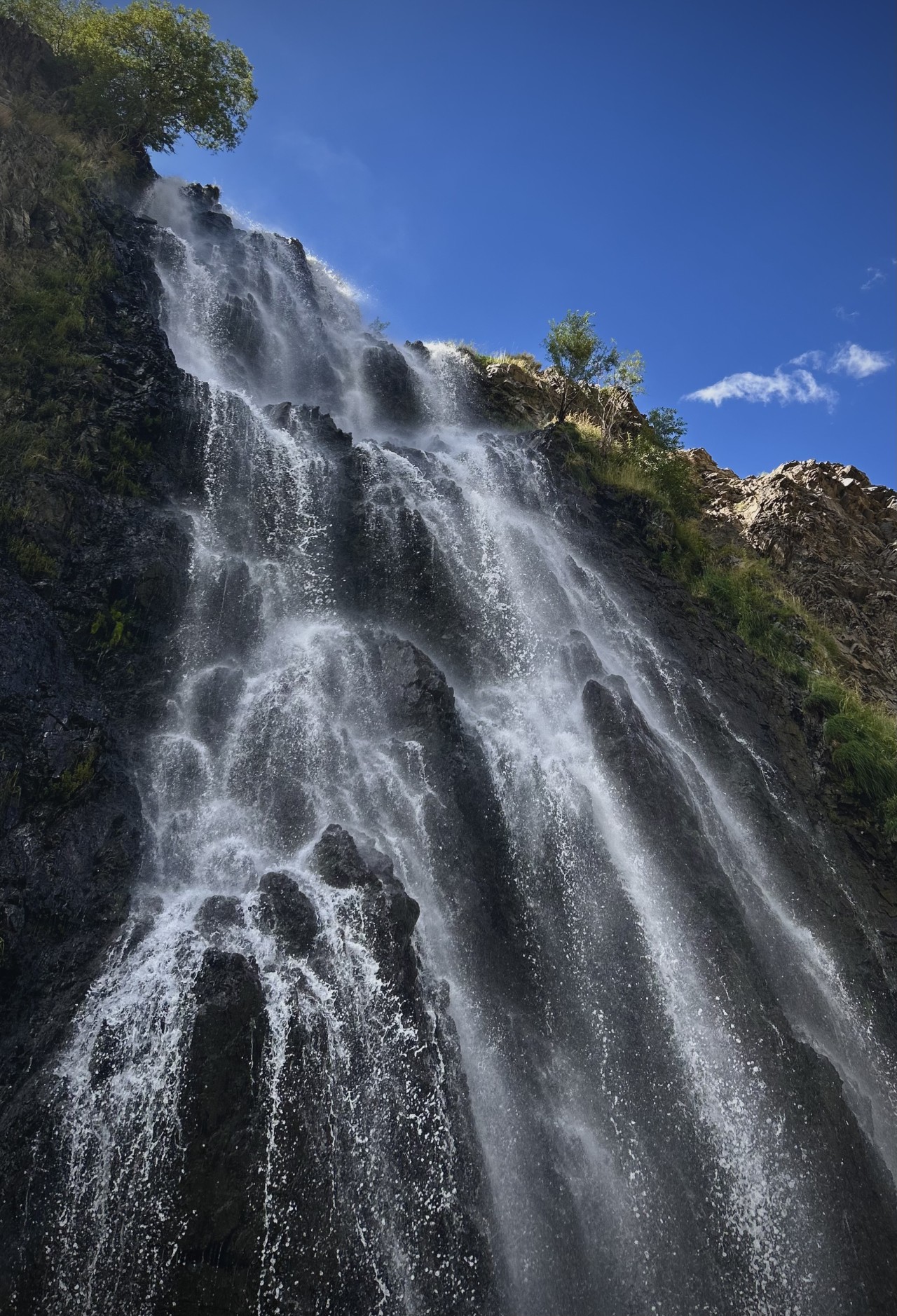 Manthoka waterfall - Nature Photography Gallery