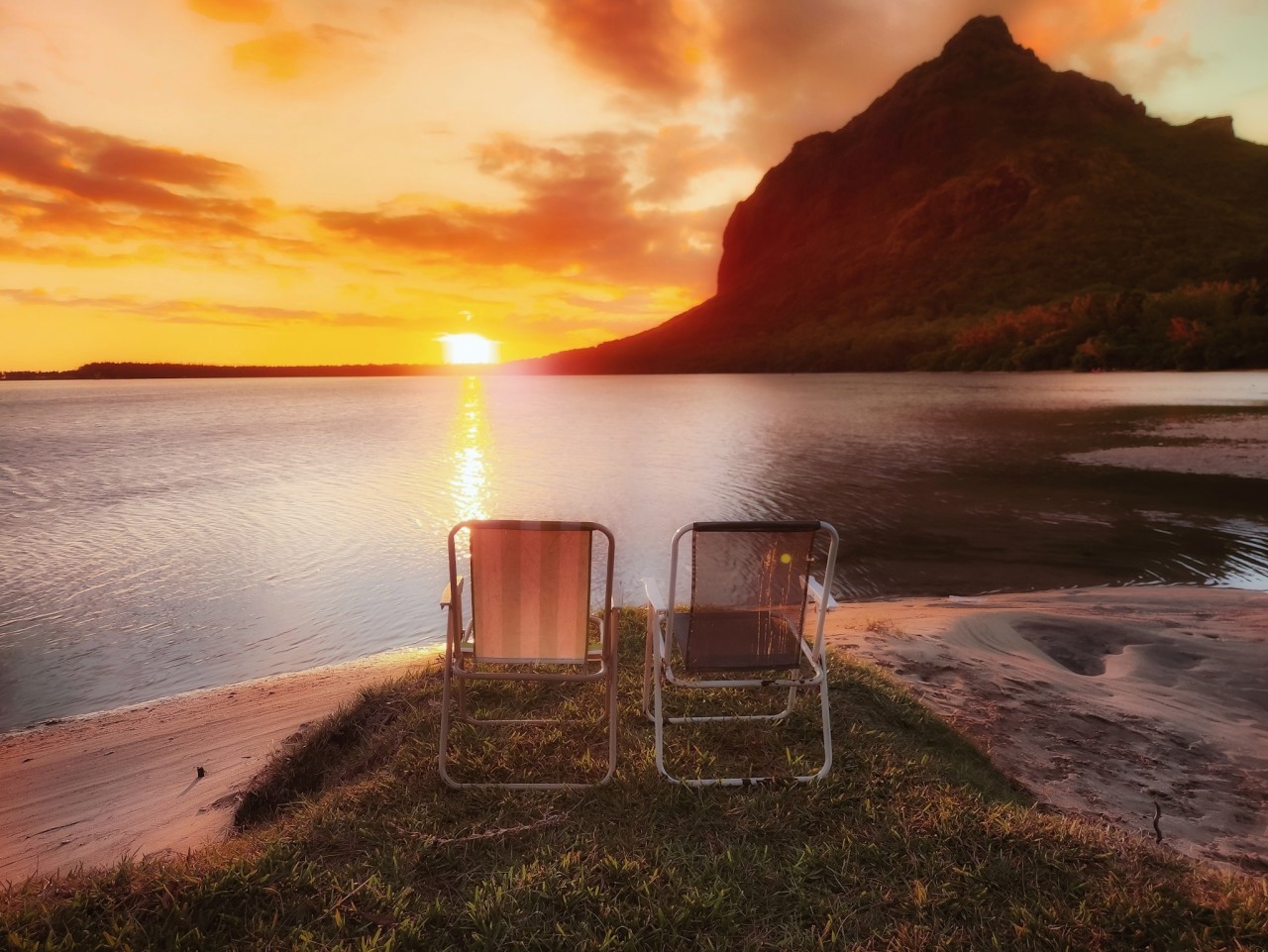 Free Seascapes photos. Le morne, Mauritius.