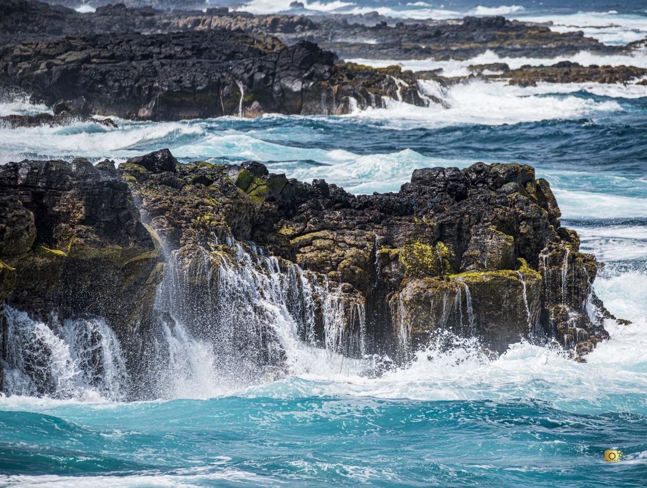 Crashing Waves at Pont Naturel - Nature Photography Gallery