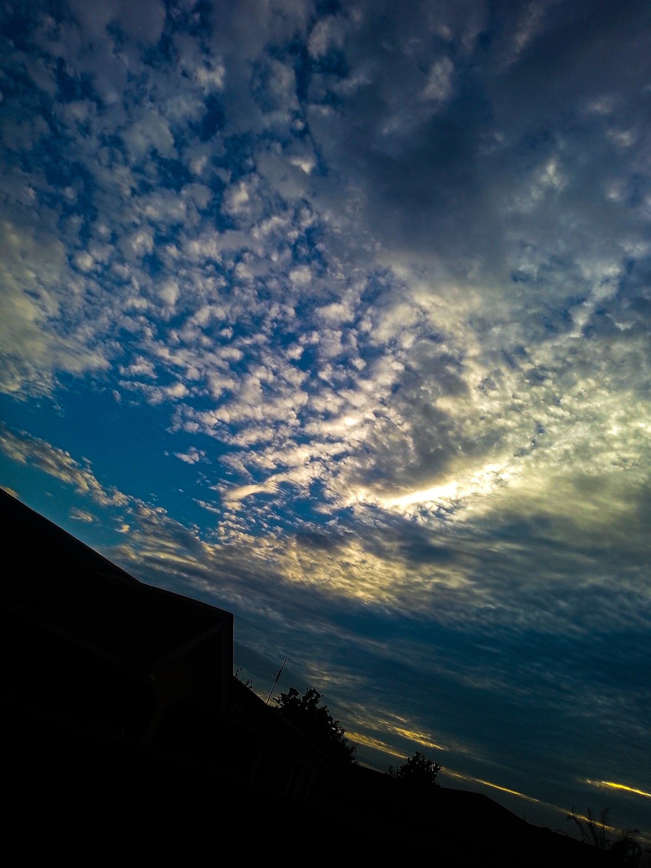 Free Skies photos. Evening sky.